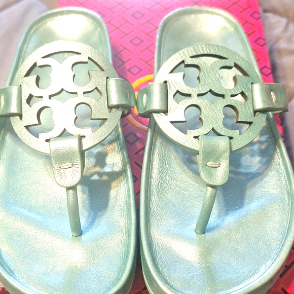 Toryburch cloud sandals - Picture 2 of 5